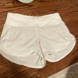 Lululemon low rise speed up short size 6